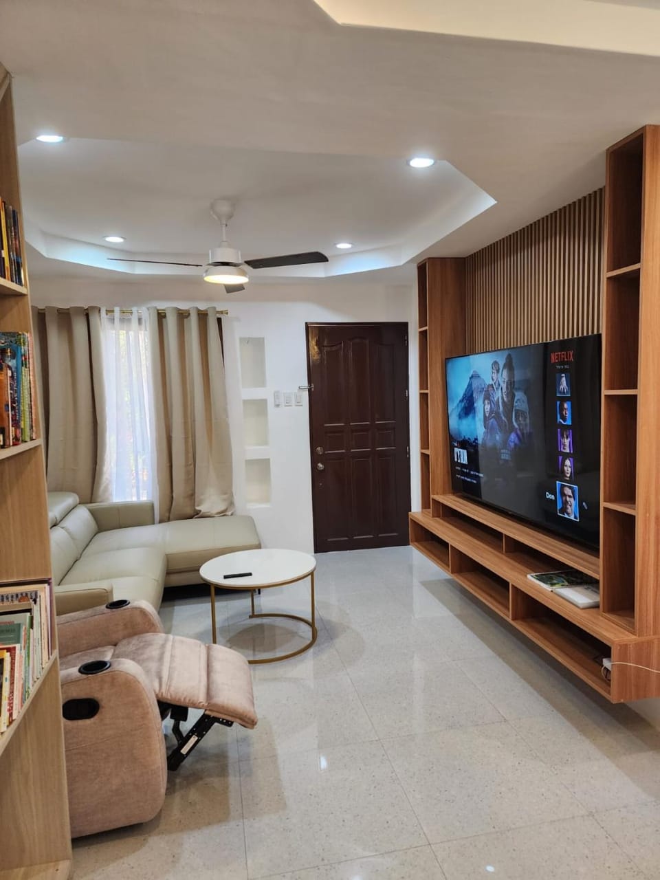 Communal lounge/ TV room, TV and multimedia, Living room, Seating area