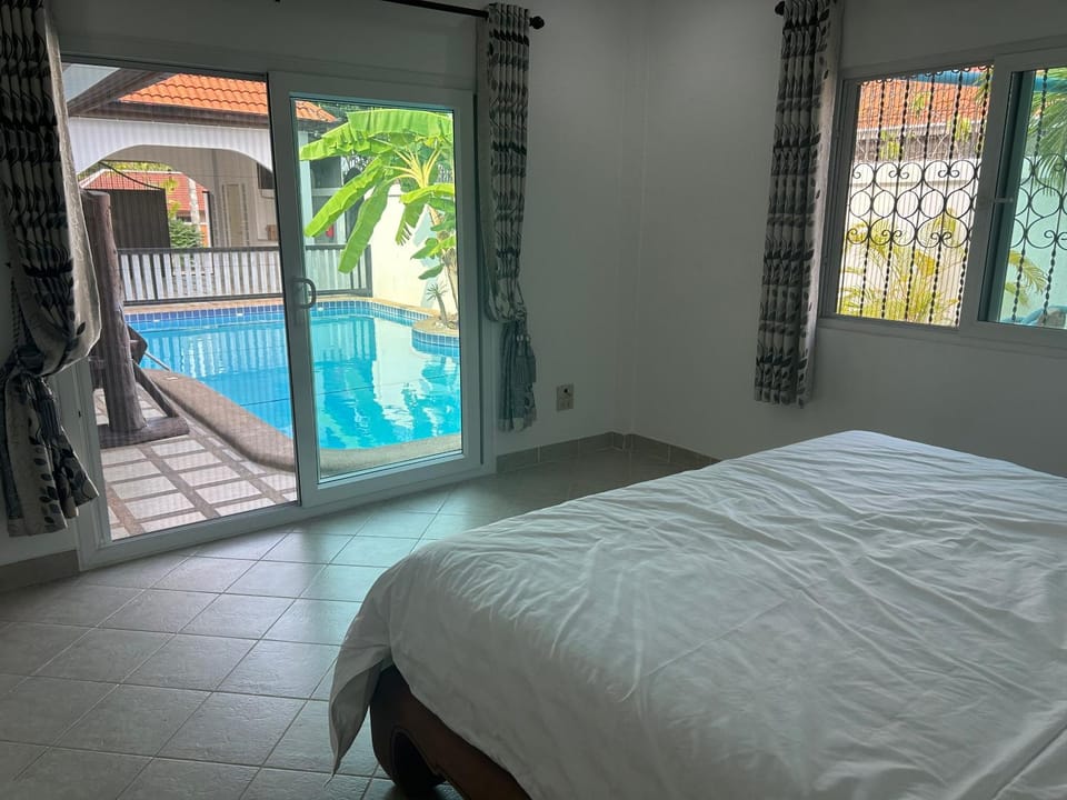Bedroom, Pool view