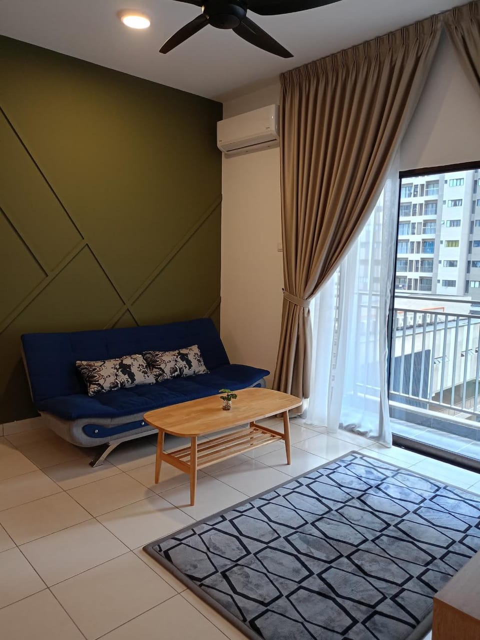 Living room, Seating area, fireplace, air conditioner