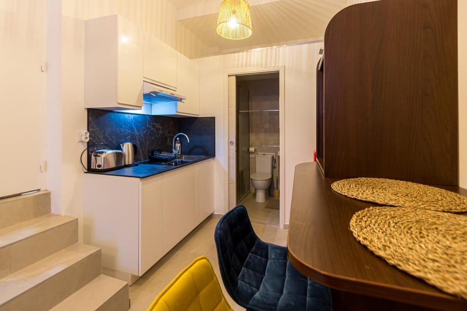 Coffee/tea facilities, Kitchen or kitchenette