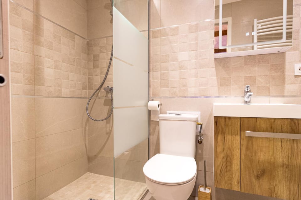 Shower, Toilet, Bathroom