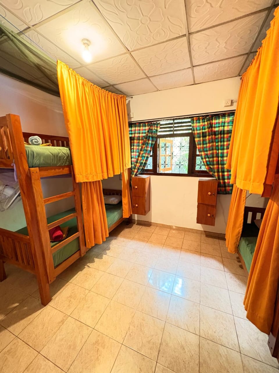 Coco Mango Hostel Bed and Breakfast in Southern Province