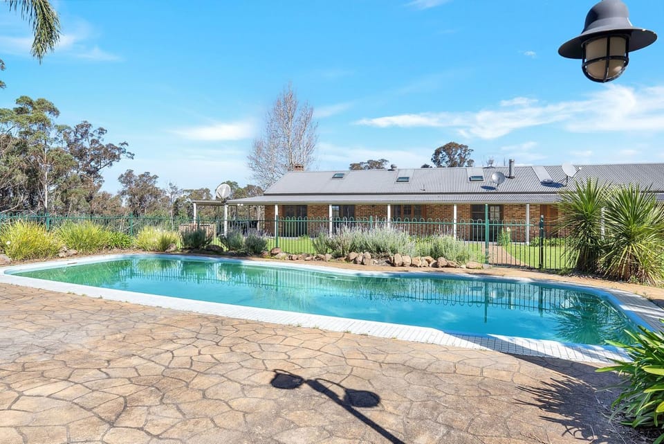 MarMel - Four bedroom home with pool and fire pit House in Kangaroo Valley