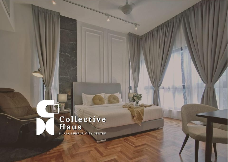 Bed, Living room, Bedroom