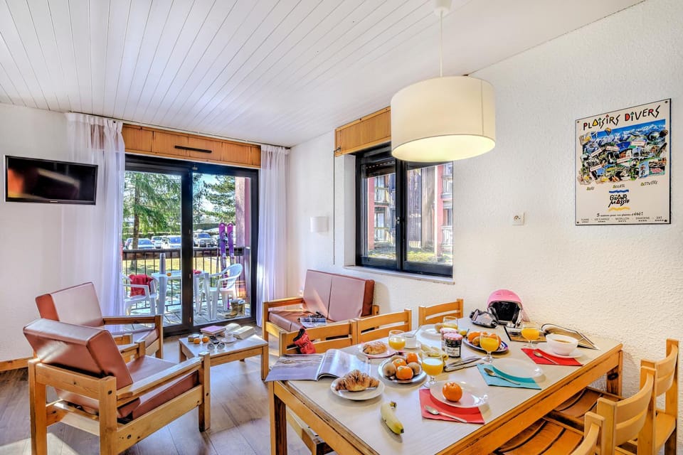 TV and multimedia, Living room, Other, Dining area