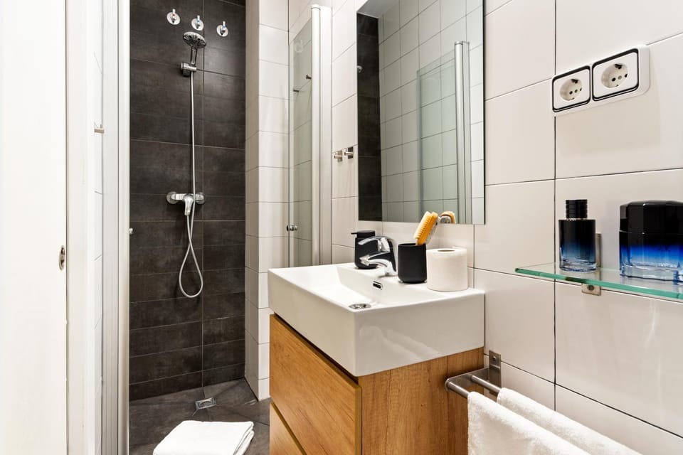 Shower, Bathroom