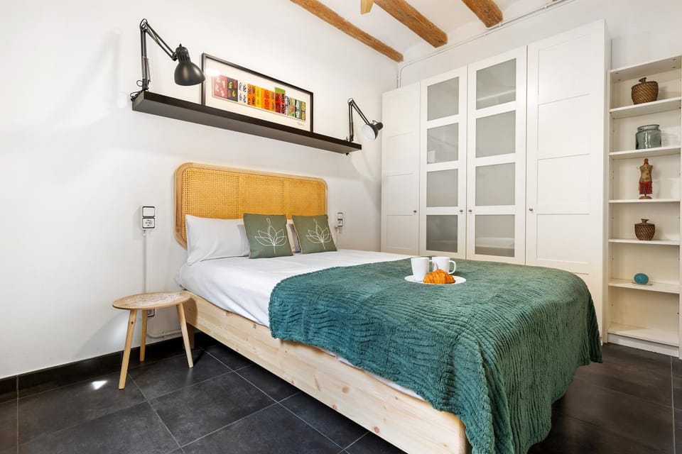 Bed, Photo of the whole room, Bedroom, wardrobe