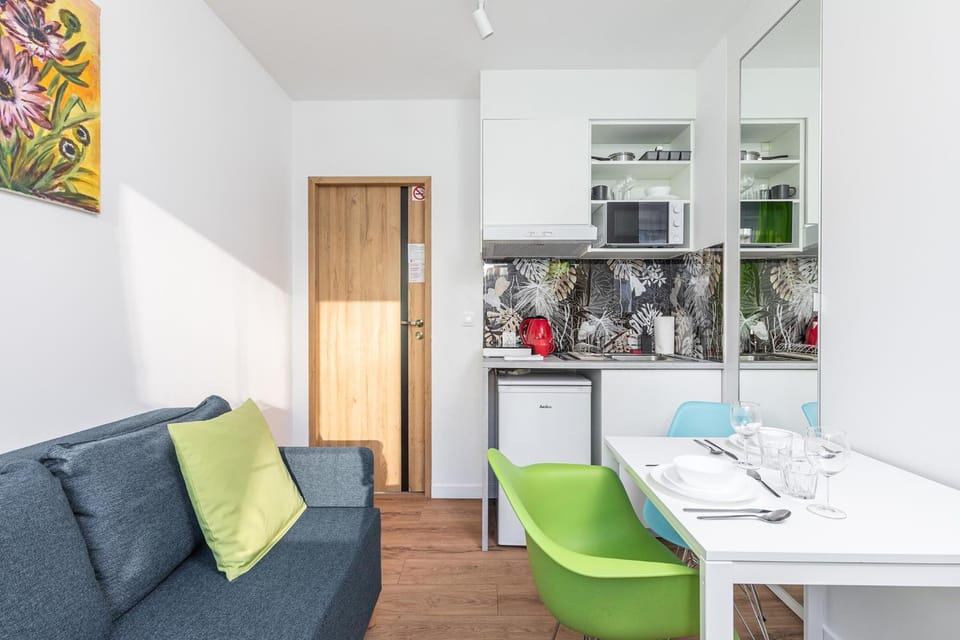 Living room, Seating area, pet friendly, stove