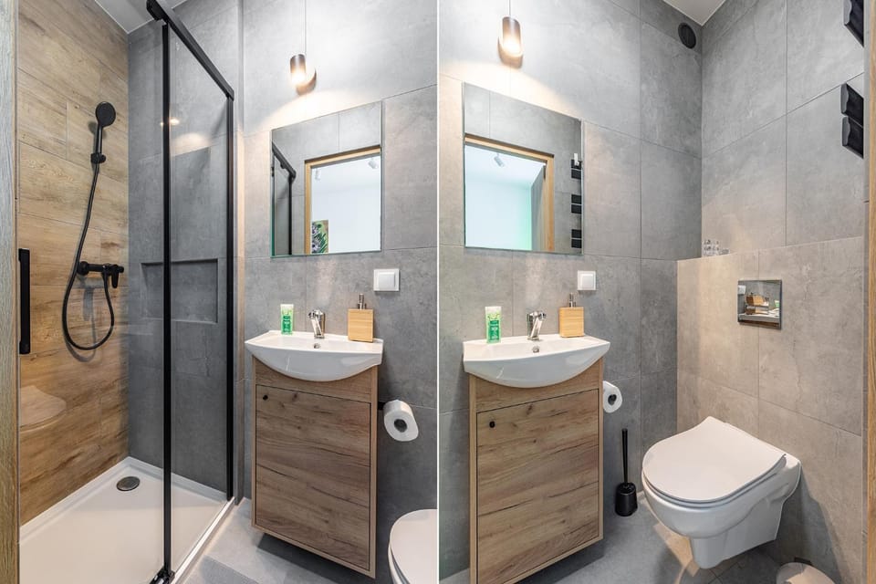 Shower, Toilet, Bathroom, bidet, towels
