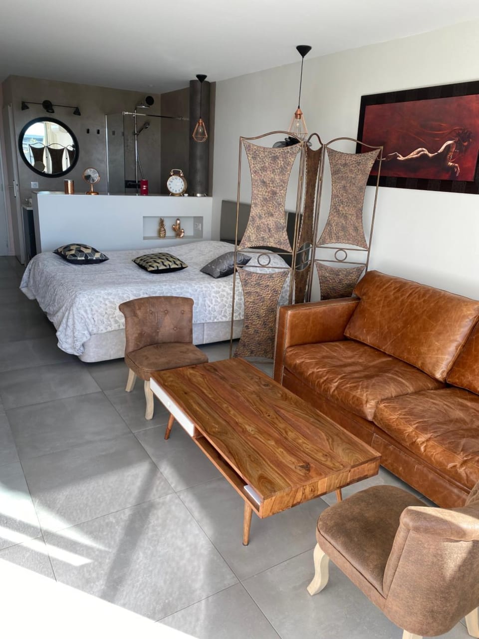 Photo of the whole room