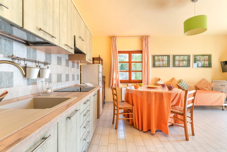 Property building, Kitchen or kitchenette, Living room
