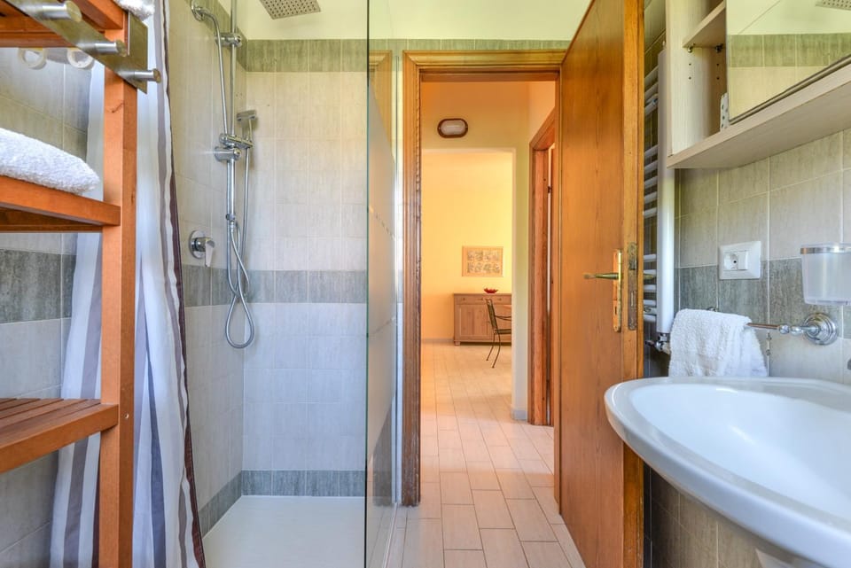 Bathroom, Living room