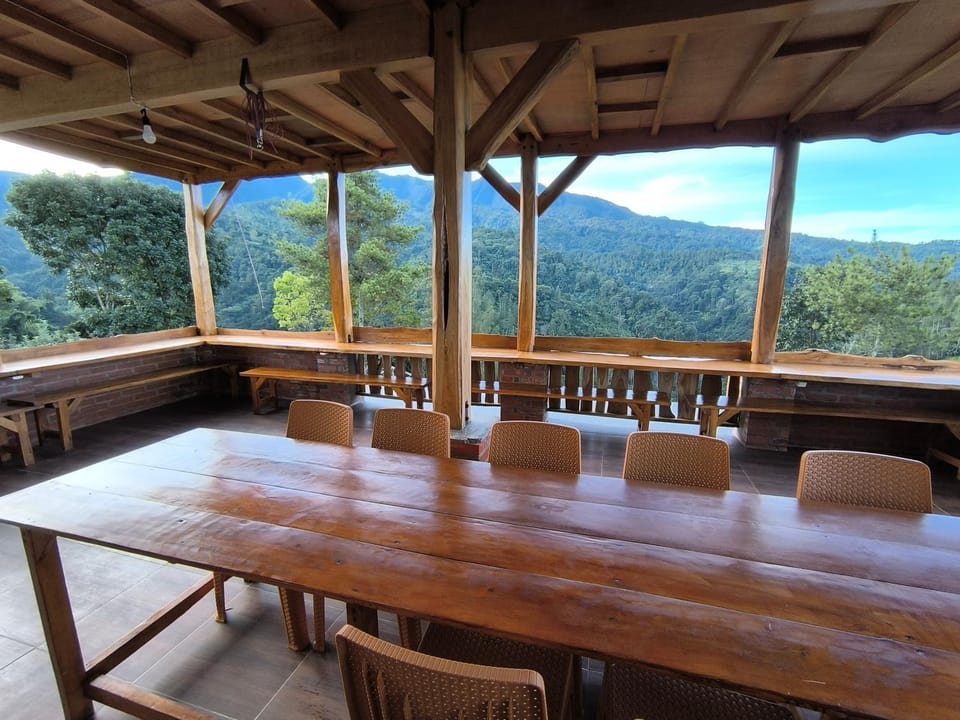 Restaurant/places to eat, Natural landscape, View (from property/room), Balcony/Terrace, Living room, Dining area, Mountain view, Breakfast