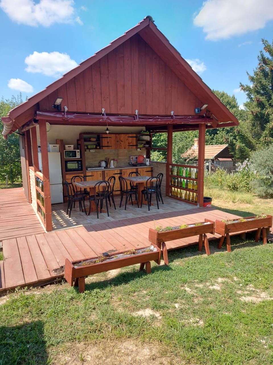 Restaurant/places to eat, Kitchen or kitchenette