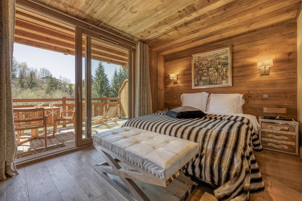 Toilet, Bed, Natural landscape, Bathroom, View (from property/room), Balcony/Terrace, Bedroom, Bath, wardrobe