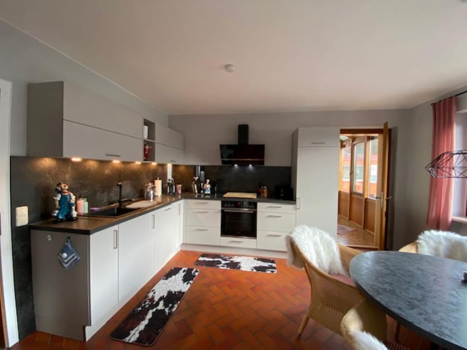 Kitchen or kitchenette, Seating area, Dining area