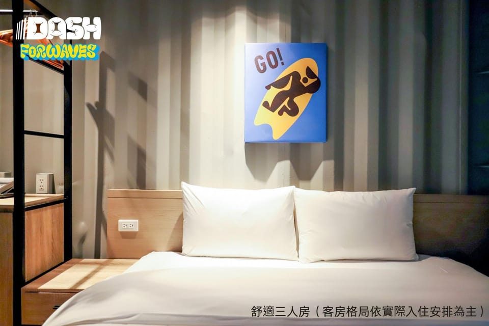 Photo of the whole room, Bedroom