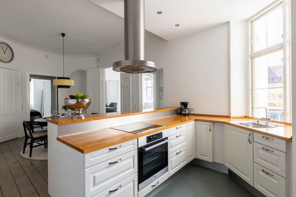 Kitchen or kitchenette, oven, stove