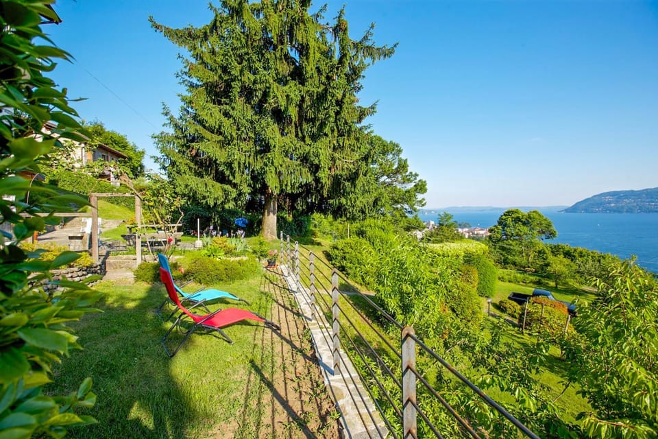 Garden, Garden view, Lake view, Mountain view, sunbed