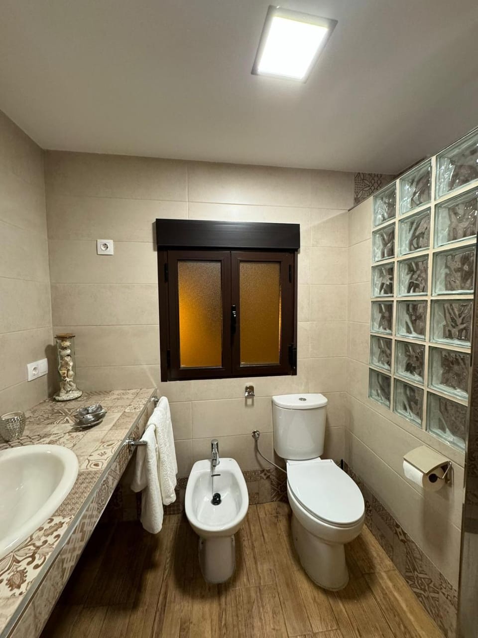Shower, Toilet, bidet