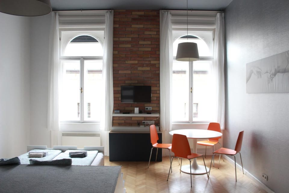 TV and multimedia, Living room, Dining area