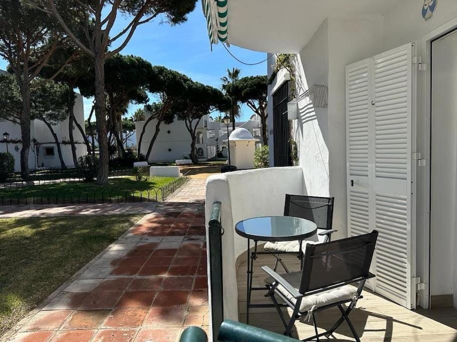 Property building, Patio, Day, View (from property/room), Balcony/Terrace, Dining area