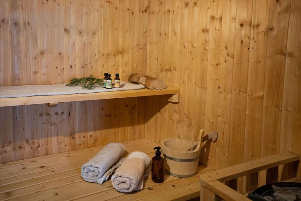 Sauna, towels