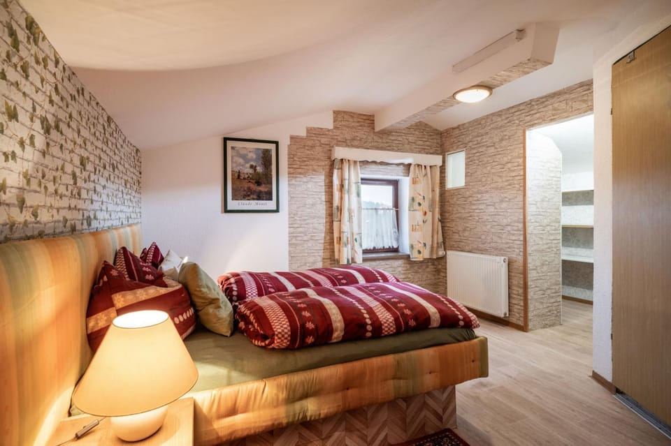Bed, Photo of the whole room, Bedroom, wardrobe