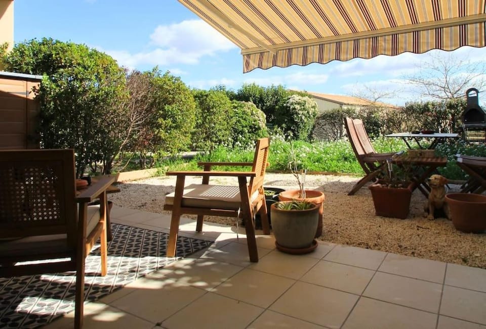 Cosy appartement entre vignes et garrigue avec piscine Apartment in Occitanie