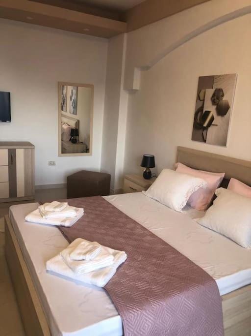 Cozy 1-Bedroom flat, beachside Apartment in Tirana County, Albania