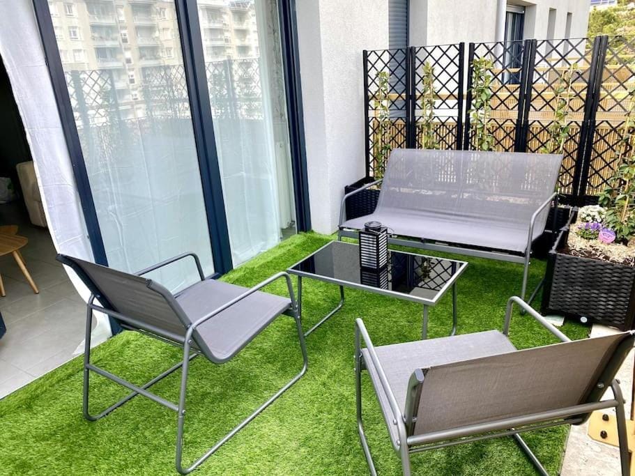 Patio, Balcony/Terrace, Balcony/Terrace, Living room