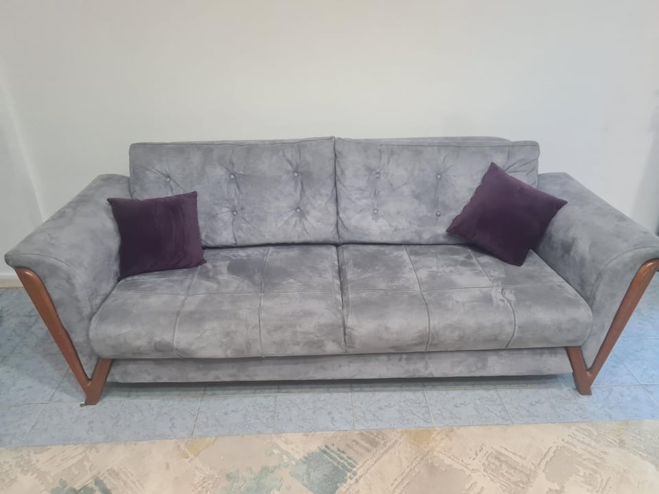 Bed, Seating area