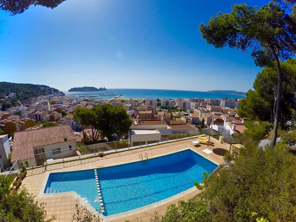 Nearby landmark, Day, Pool view, Sea view, Swimming pool