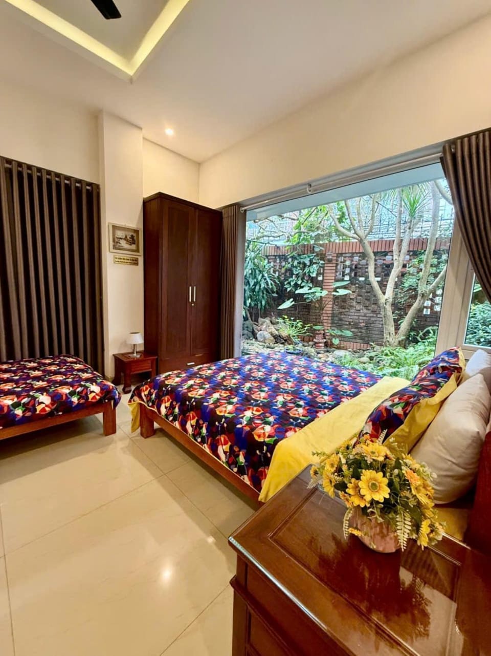 Living room, Photo of the whole room, Seating area