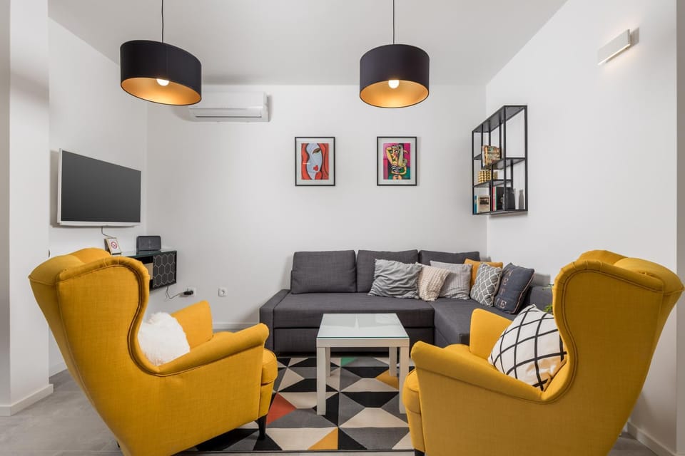 TV and multimedia, Seating area