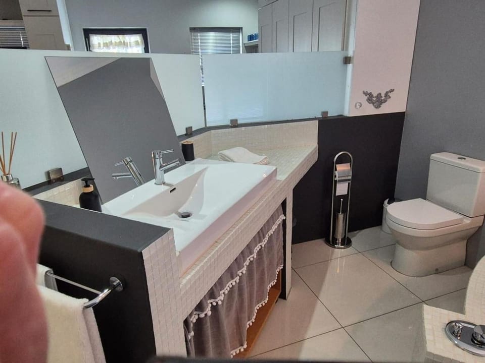 Toilet, Bathroom