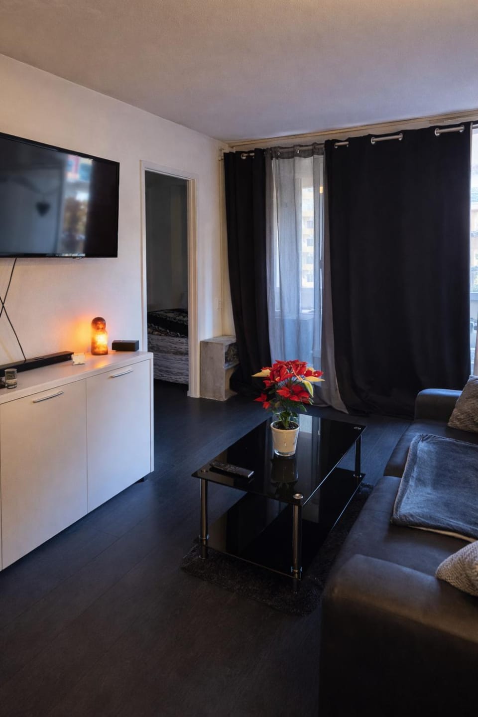 Studio dans résidence avec piscine à 50m de la mer Apartment in Roquebrune-Cap-Martin