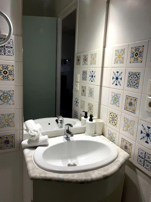 Studio 4 - Cosy Bord De Loire Apartment in Orléans