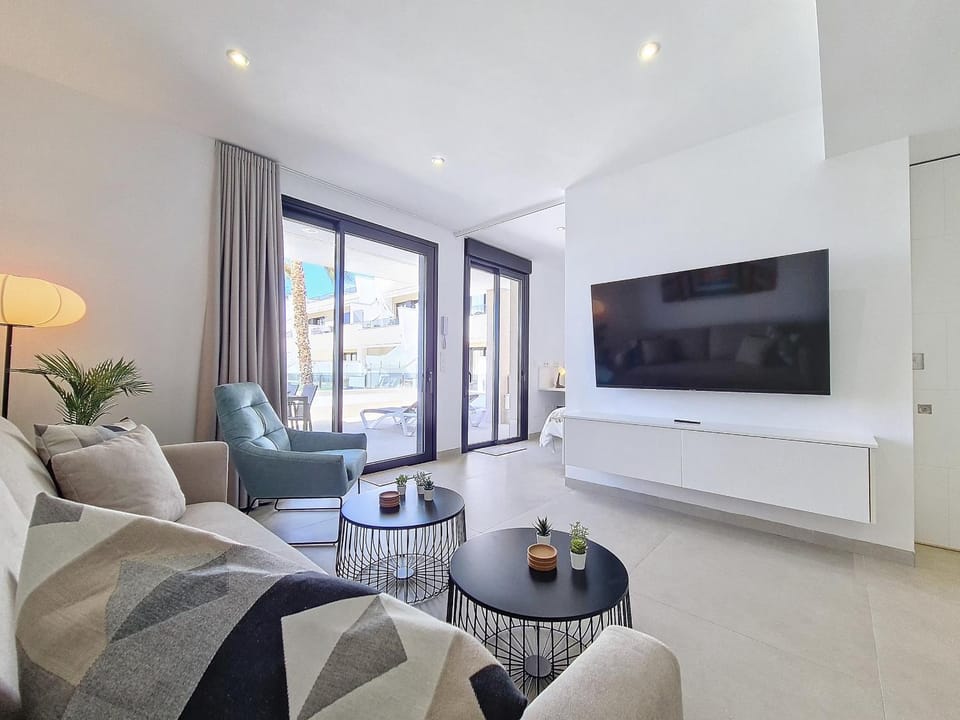 Communal lounge/ TV room, Living room