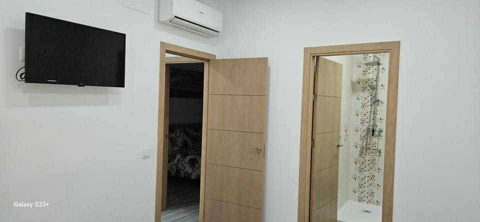 TV and multimedia, air conditioner
