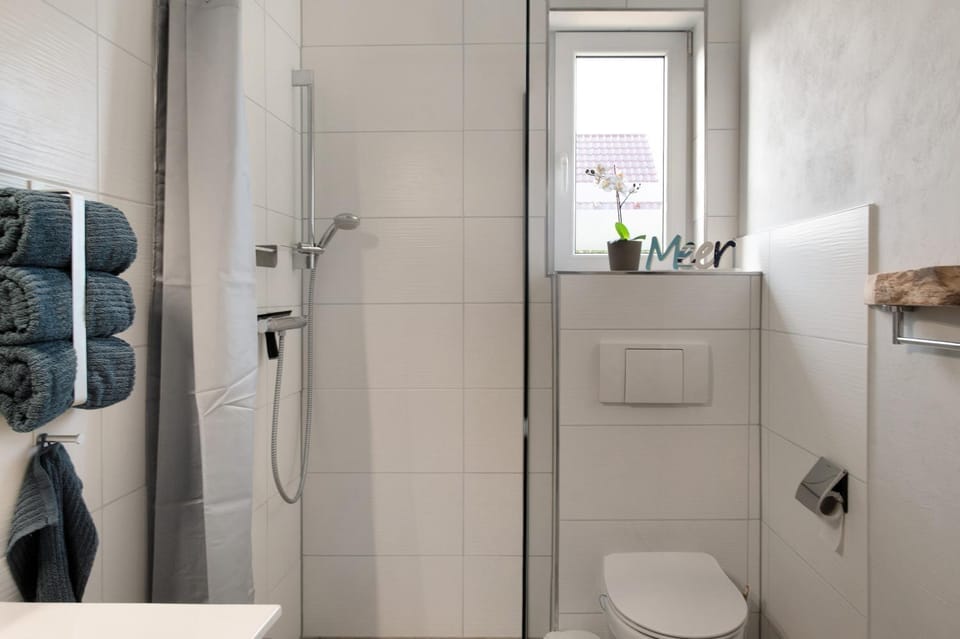 Bathroom, Living room