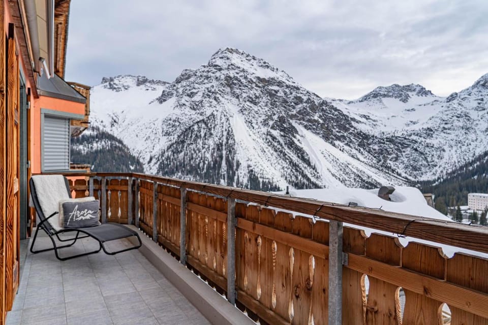 Property building, Winter, View (from property/room), Balcony/Terrace