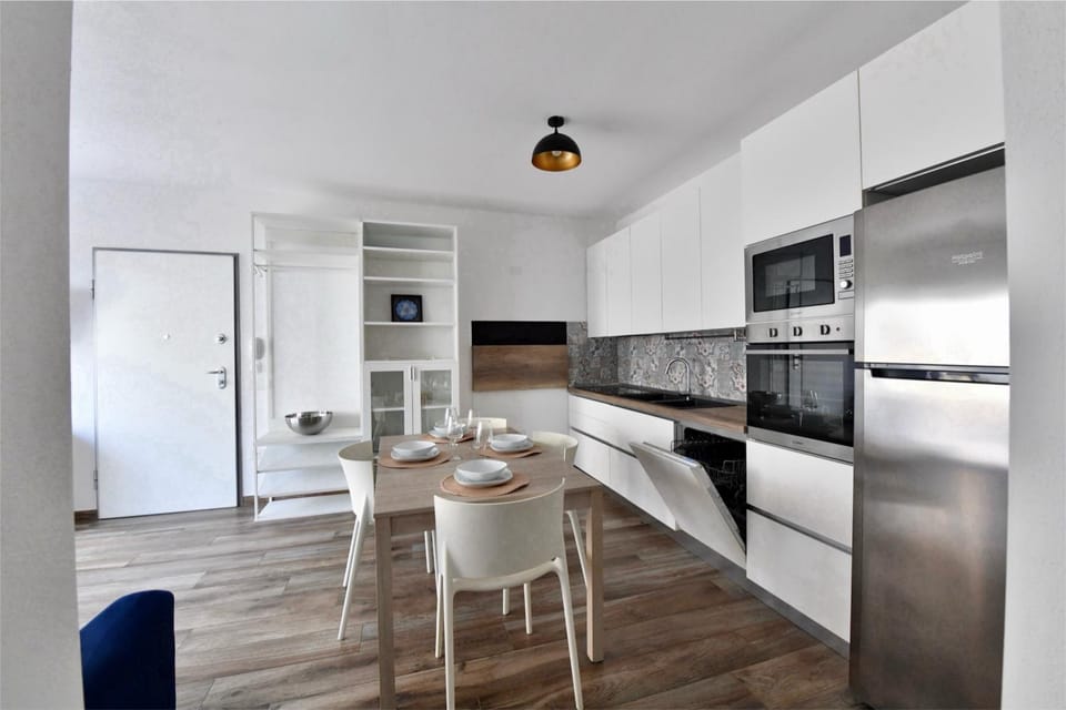 Kitchen or kitchenette, Dining area, dishwasher, oven, stove, toaster