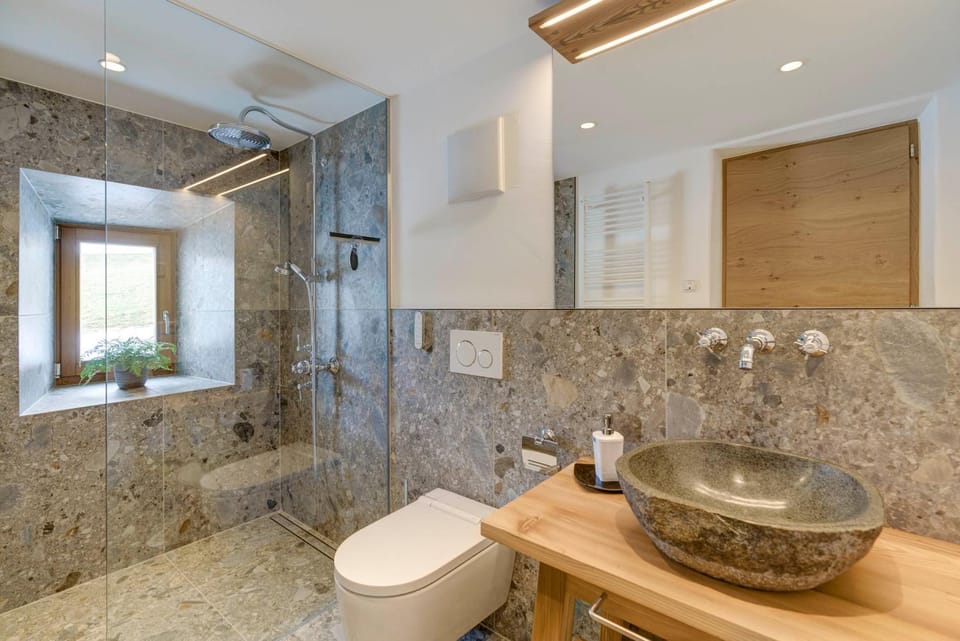 Bathroom, Living room
