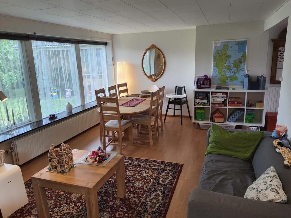 Family Friendly Apt B, 900m to Lego House, parking, Legoland, Lalandia Apartment in Billund