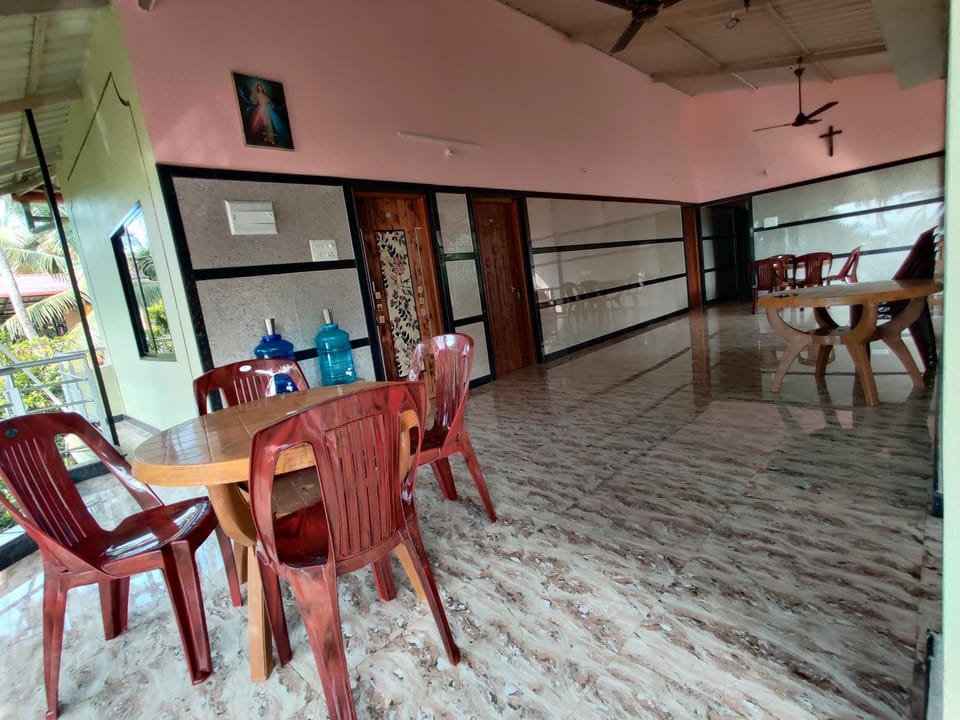 Seating area, Dining area