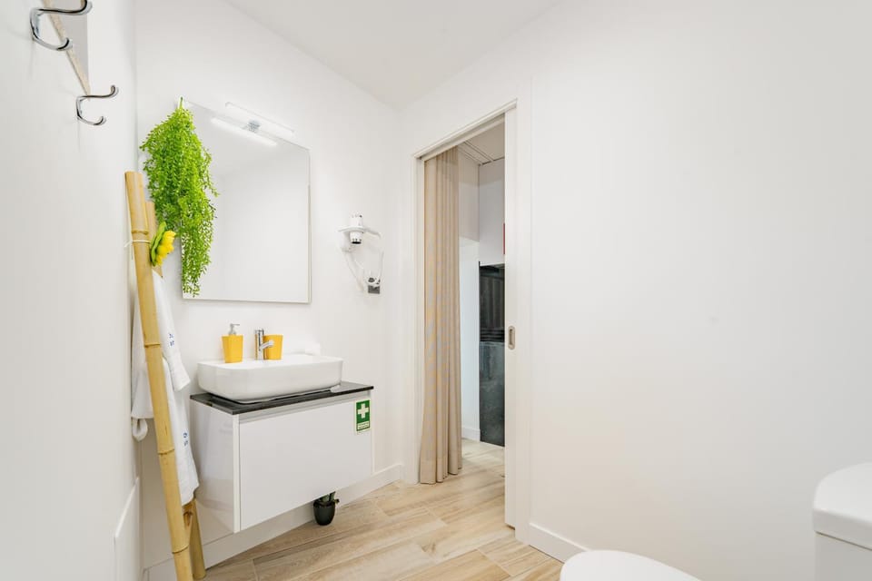 Chalé Henrique - Beachfront apartments at Calheta Beach Apartment in Madeira District