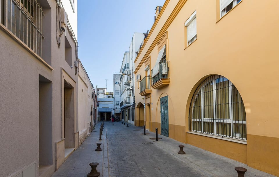 Property building, Neighbourhood, City view, Street view