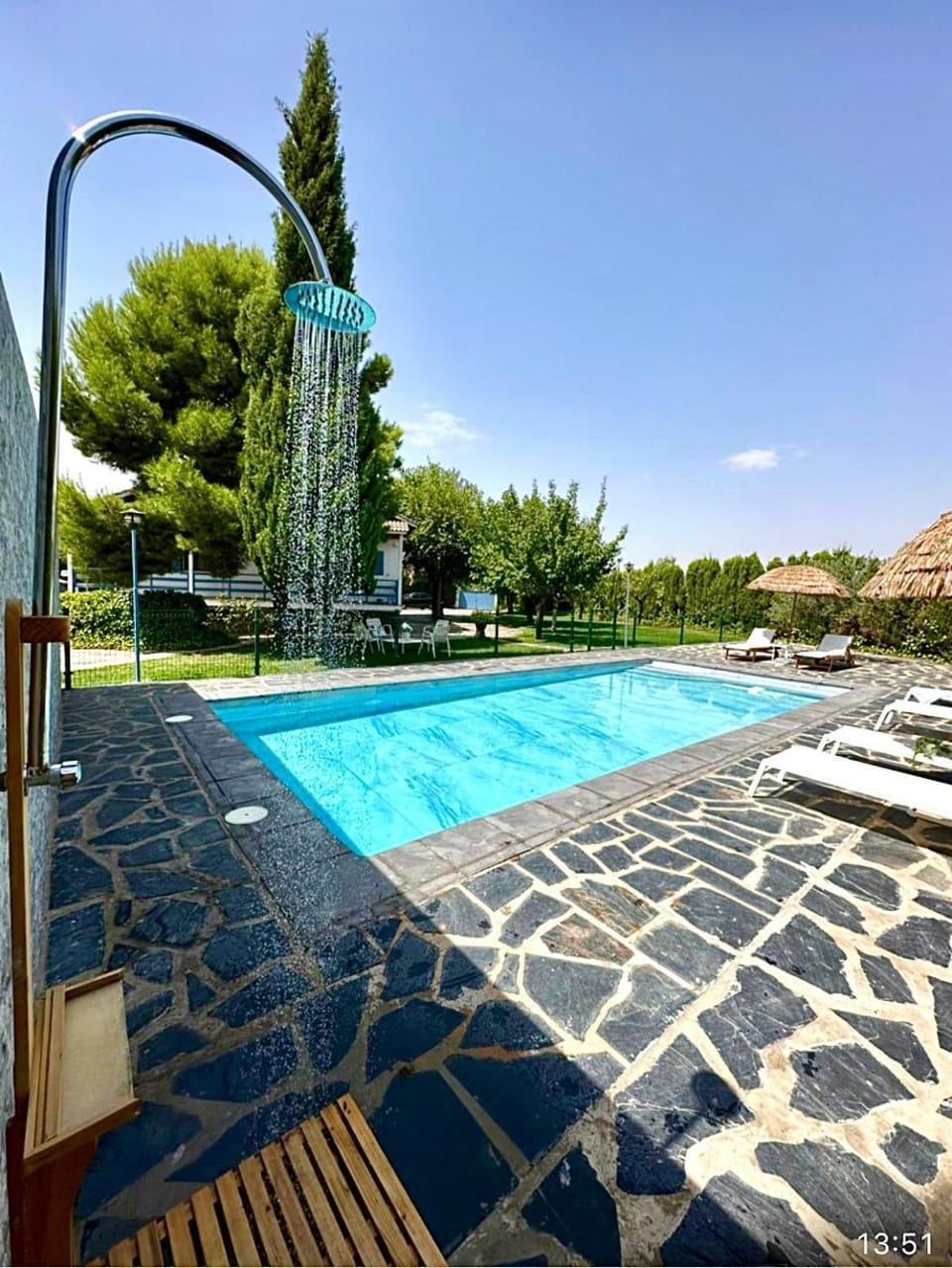 Shower, Garden, Swimming pool