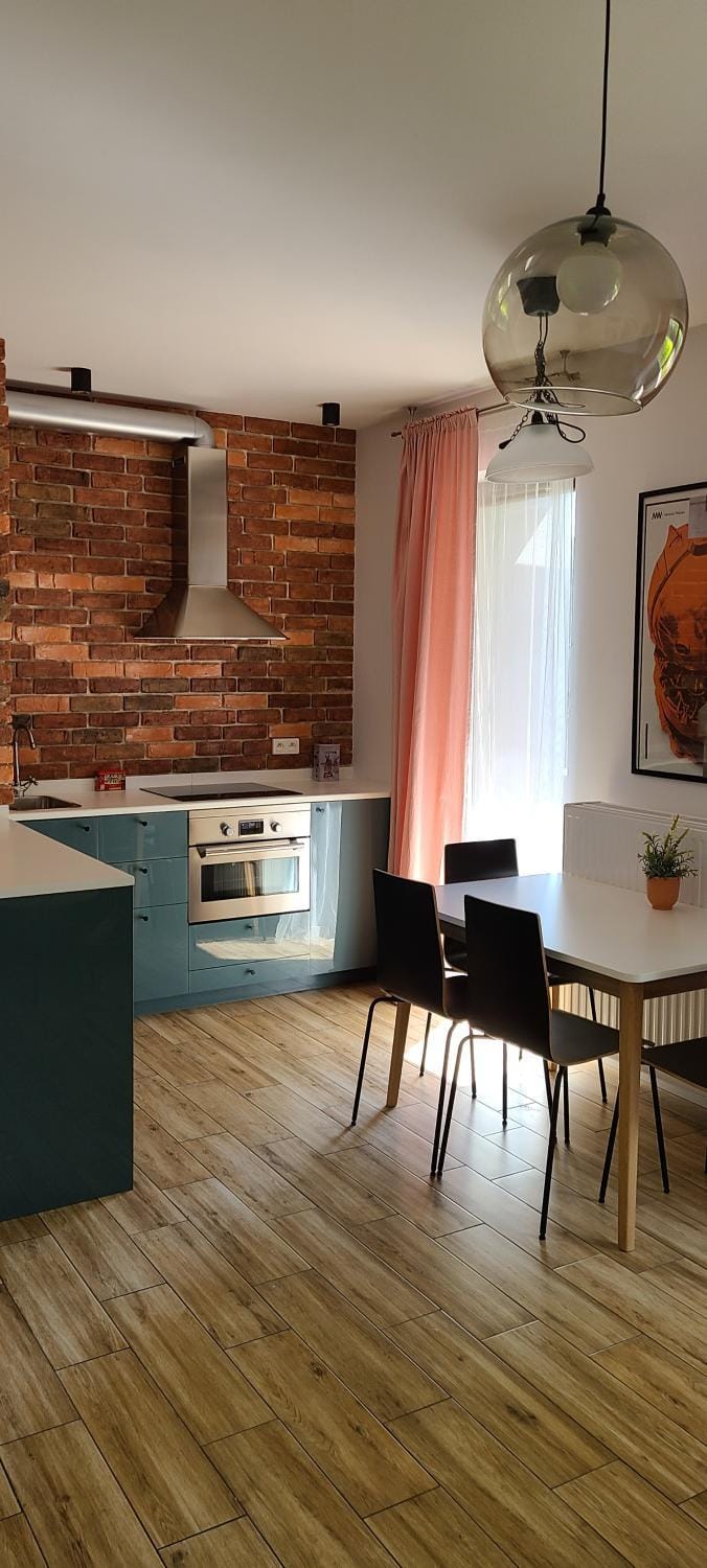 Lovely One-Bedroom Condo With Patio Free Parking Apartment in Warsaw